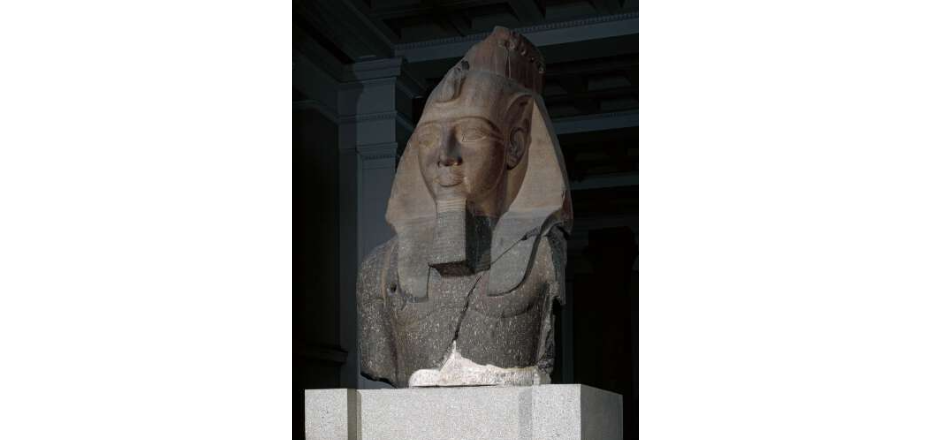 Người dân Ai Cập cổ đại tôn sùng vị vua này. Trong đó có việc sau khi ông qua đời, người dân đã dâng 2.000 đầu cừu ướp đã được ướp xác tỉ mỉ rồi đặt trong ngôi đền lớn mà Ramesses II xây dựng ở Thebes, gần Luxor ngày nay.