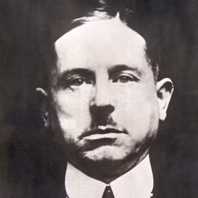 Peter giết những con vật đó một cách hung bạo để thỏa mãn ham muốn bản thân. Hắn thừa nhận rằng đã dìm chết 2 cậu bé nhưng cảnh sát không tìm được bằng chứng cho vụ này.