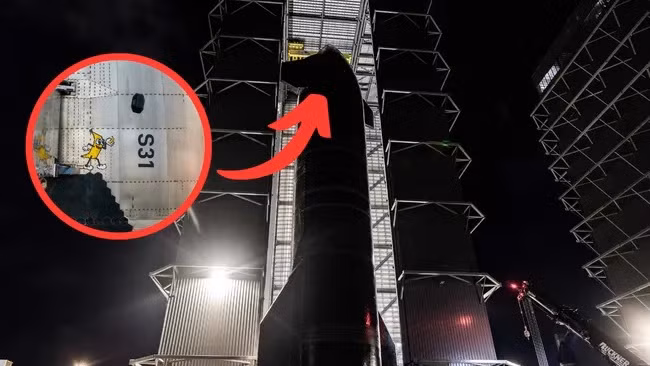 Cục Hàng không Liên bang Mỹ (FAA) cũng đã phát hành cảnh báo NOTAM về vụ phóng tên lửa trong khu vực phóng của SpaceX tại Boca Chica, bang Texas. Khung giờ phóng kéo dài 30 phút sẽ bắt đầu lúc 16h ngày 18/11 theo giờ địa phương.