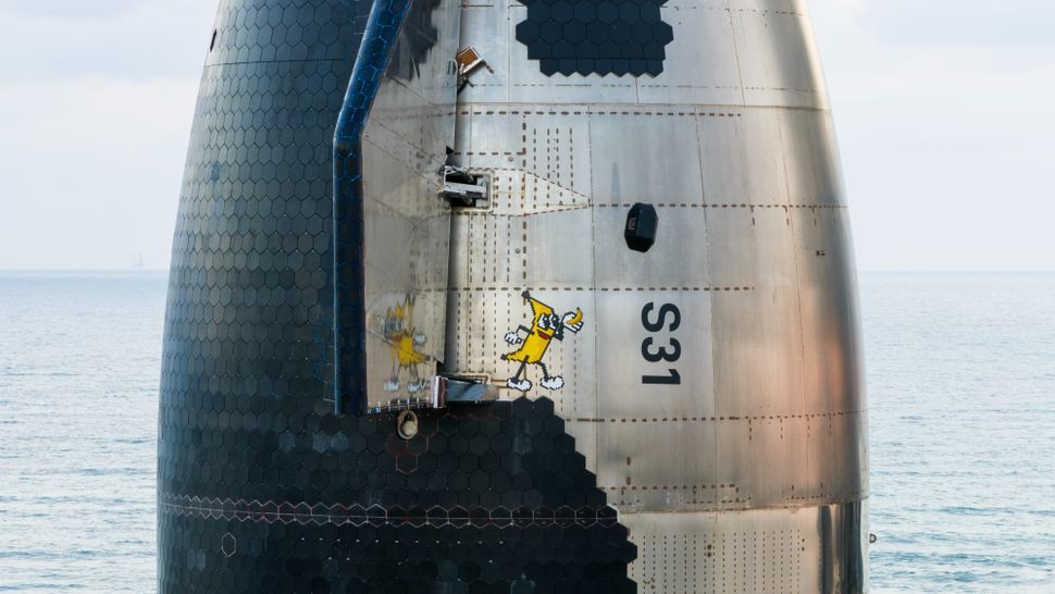 SpaceX mất 18 tháng để thực hiện 5 chuyến bay thử nghiệm đầu tiên của Starship. Trong đó, chuyến thứ 5 diễn ra vào giữa tháng 10. Nếu SpaceX hiện chuyến bay thử nghiệm thứ 6 vào tuần tới thì đây sẽ là thời gian quay vòng nhanh nhất tính đến nay, chỉ hơn 1 tháng kể từ chuyến bay gần nhất.