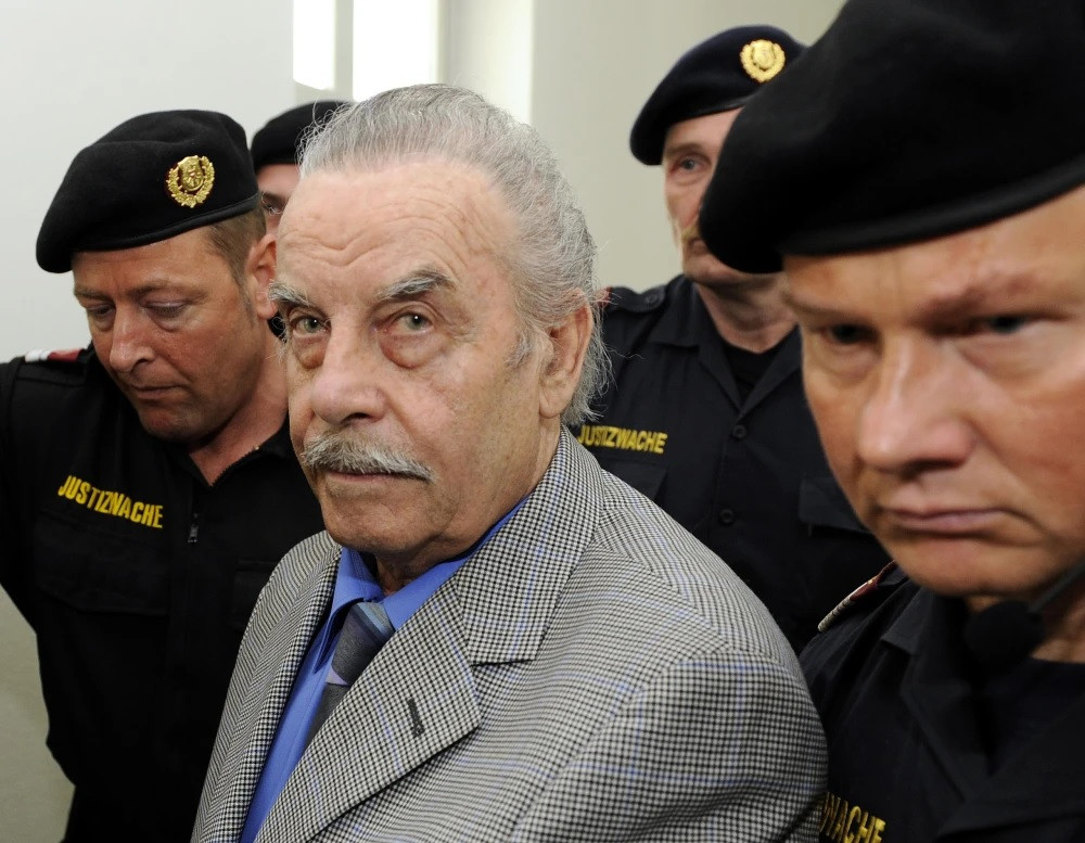 Ông Josef bị cảnh sát bắt giữ và sau đó nhận bản án tù chung thân. Mẹ con Elisabeth được giải cứu, đưa ra khỏi tầng hầm và đưa tới bệnh viện điều trị. Họ gặp nhiều vấn đề về sức khỏe nên mất nhiều thời gian điều trị. Về sau, mẹ con Elisabeth được tư vấn thay đổi danh tính để bảo vệ sự riêng tư.