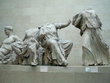 Ngoài ra, thợ điêu khắc thời La Mã cổ đại đôi khi cố ý thiết kế tượng với phần đầu có thể tháo rời. Thiết kế này cho phép họ dùng những vật liệu khác nhau cho cơ thể và gương mặt, cho phép nhiều thợ điêu khắc cùng thực hiện một bức tượng, thậm chí thay thế phần đầu tượng trong tương lai. Ảnh: firststatue.