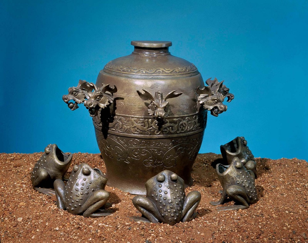 Trương Hành là nhà thiên văn học, toán học và là nhà sáng chế nổi tiếng người Trung Quốc sống vào thời nhà Hán. Ở vai trò nhà phát minh, ông được biết đến là người sáng chế ra máy đo địa chấn đầu tiên trên thế giới. Phát minh này được ông "trình làng" vào năm 132 sau Công nguyên.