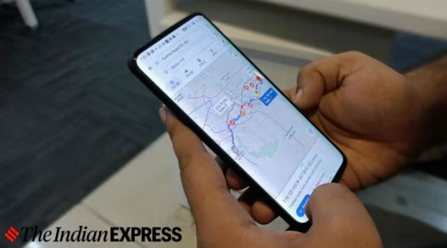 Vào tháng 1/2021, 3 người đàn ông ở Ấn Độ gồm: Guru Satyaraj Shekhar (42 tuổi), Sameer Rajurkar (44 tuổi) và Satish Suresh Ghule (34 tuổi) cùng lái xe đi du lịch. Ghule là người lái xe. Khi tới địa phận quận Ahmednagar, bang Maharashtra, họ dùng Google Maps do không biết đường đi. Ảnh: indianexpress.