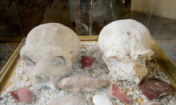 Cụ thể, vào tháng 4/1994, hai người Honduras và hai người Mỹ, đã đến tới hang Talgua. Khi đang khám phá hang động, họ tình cờ phát hiện một lối bí mật ở trên cao và quyết định điều tra sâu hơn.