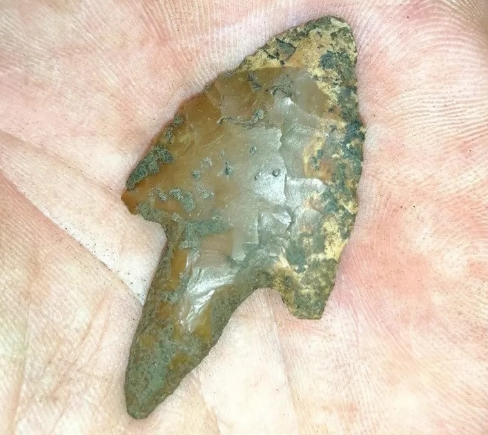 Ông Bernardini cho biết các nhà khảo cổ học đang "áp dụng một phương pháp tiếp cận nghiêm ngặt" trong khi khai quật hang động, bao gồm việc sử dụng "phép đo ảnh cấu trúc từ chuyển động" để tạo ra bản đồ 3D ảo từ hình ảnh hai chiều. Ngoài ra, họ sàng lọc cẩn thận đất bằng lưới 1mm để thu thập được càng nhiều hiện vật càng tốt.