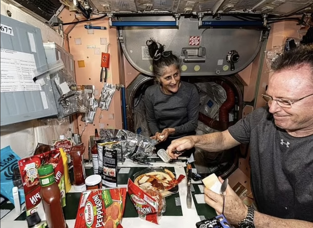 Trước đó, vào ngày 5/6, tàu vũ trụ Starliner của Boeing đã được phóng thành công và đưa hai phi hành gia Butch và Sunita lên ISS. Theo dự kiến, họ ở lại ISS trong 1 tuần trước khi trở về Trái Đất. Ảnh: NASA.