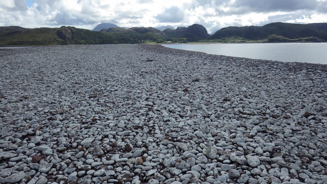 Năm 1942, Anh đã tiến hành đủ các cuộc thử nghiệm về bệnh than trong phòng thí nghiệm để chuyển sang thí nghiệm ngoài trời. Đảo Gruinard, nằm ở một trong những khu vực vắng người nhất nước Anh, trở thành địa điểm lý tưởng. Ảnh: Scotislands.