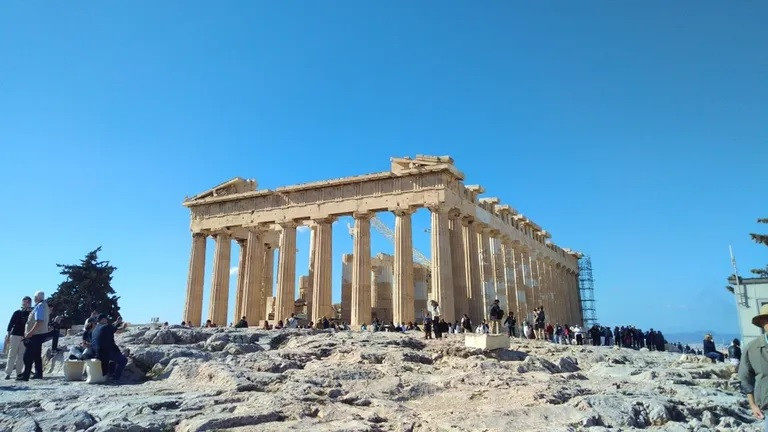 Thành phố cổ Athens là cái nôi của nhiều nền văn hóa có ảnh hưởng lớn đến lịch sử nhân loại, bao gồm nền văn minh Hy Lạp cổ đại. Người Hy Lạp cổ đại đã có nhiều thành tựu để đời trong lĩnh vực văn hóa, nghệ thuật, kiến trúc... Ảnh: James Rampton.