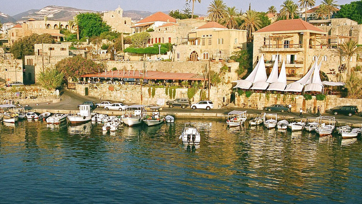 Nằm cách Beirut khoảng 42 km về phía bắc, Byblos là thành phố cổ nhất và lớn nhất ở Lebanon. Thành phố này được cho là có người sinh sống từ khoảng năm 8800 trước Công nguyên đến năm 7000 trước Công nguyên. Ảnh: Meer.com.