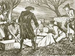 Lắp đặt cạm bẫy trong mộ cổ cũng được nhiều gia đình lựa chọn để khiến kẻ trộm mộ không thể đạt được mục đích. Ngoài ra, người ta còn nghĩ ra cách làm một chiếc lồng sắt kiên cố bao quanh quan tài để thi hài người quá cố không bị trộm mộ "quấy nhiễu".