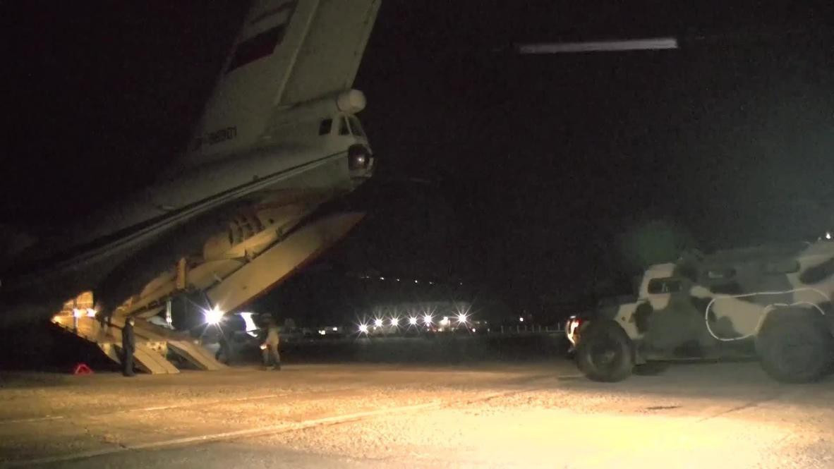 Thực tế là Armenia sẽ không thể chấp nhận việc mất Karabakh, đồng thời, Azerbaijan sẽ không từ bỏ suy nghĩ rằng họ cần giành lại toàn bộ vùng lãnh thổ đang tranh chấp trong khi đang có lợi thế lớn, ông Amirov nói.