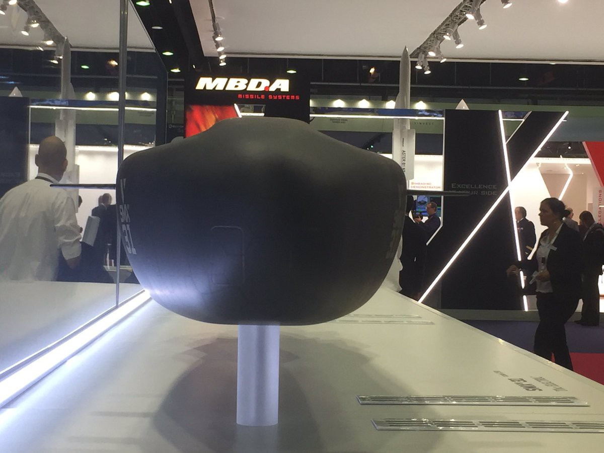 Đồng thời LIB cho phép tàu ngầm đạt được một lợi thế lớn như nhanh chóng lên bề mặt. Đối thủ cạnh tranh của LIB - Hệ thống đẩy độc lập với không khí (AIP) chỉ cung cấp tốt nhất hai đến ba tuần chạy ngầm ở tốc độ chậm hơn đáng kể.