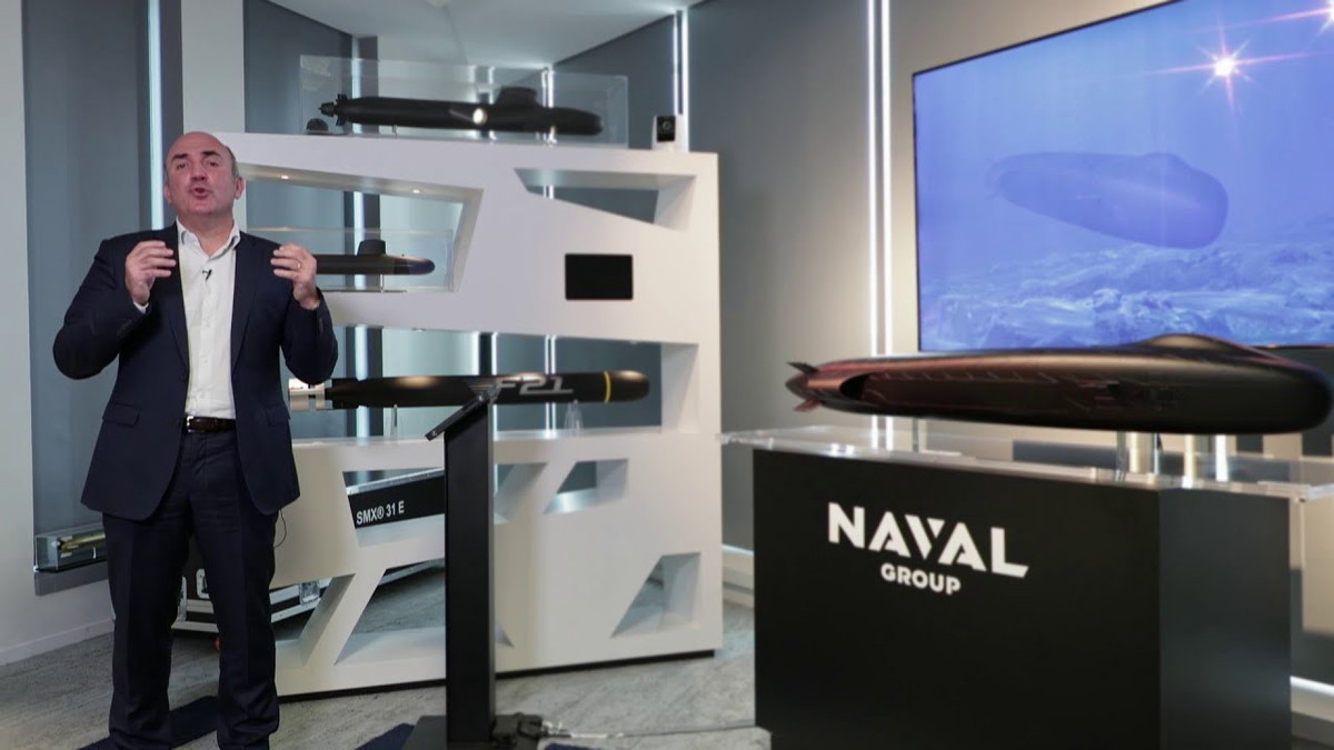 SMX31E sử dụng pin lithium-ion (LIB) trái ngược với pin axit-chì, chúng có đặc điểm là tăng hiệu suất tiêu thụ năng lượng, sạc lại nhanh hơn đáng kể, tăng độ an toàn và dễ bảo trì. Một nguyên mẫu của loại pin này đang được thử nghiệm trên đất liền.