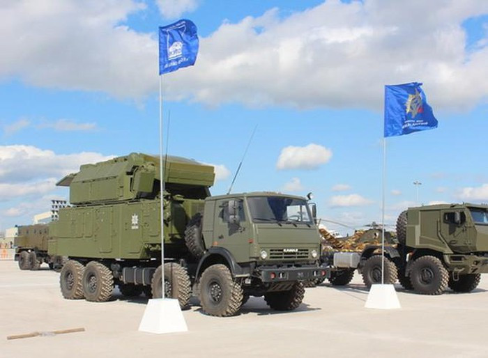 Quân đội phòng thủ Nagorno-Karabakh không có vũ khí như vậy trong biên chế. Nhưng phía Armenia quyết định cung cấp chúng để chống lại tiêm kích và máy bay không người lái của Azerbaijan.