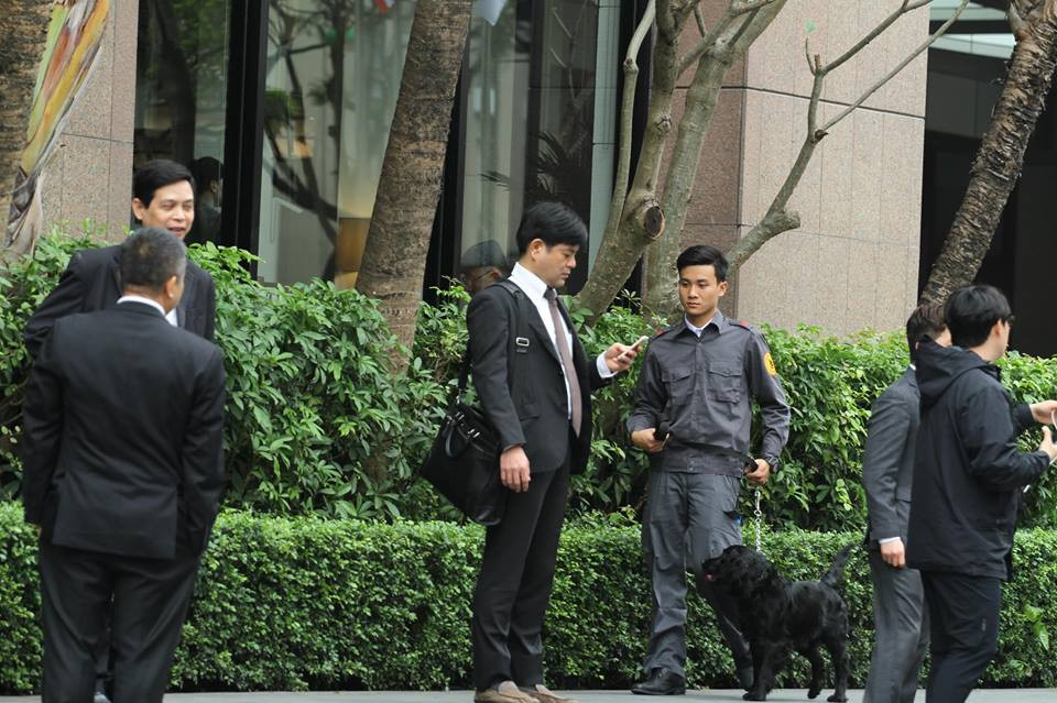 Nhiệm vụ của các chú chó nghiệp vụ này đó là phát hiện chất nổ và vũ khí của những người khả nghi.