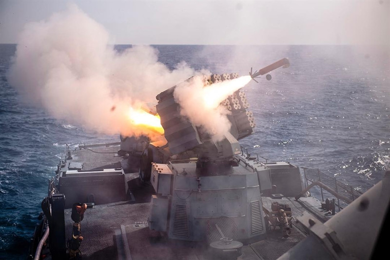 Hezbolla là lực lượng vũ trang người Shiite Lebanon, với quân số khoảng 60 - 80.000 người, được trang bị nhiều vũ khí hiện đại tự chế và do Iran cung cấp.