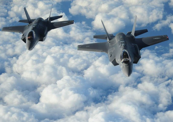 Sự im lặng hoàn toàn của lực lượng phòng không Nga - Syria đã khiến các chuyên gia quân sự quốc tế nhận định rằng các tổ hợp S-300/400 này đã bị tiêm kích tàng hình F-35 qua mặt.