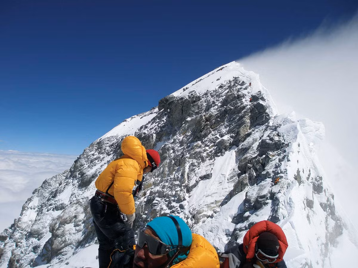 Với chiều cao "khủng" như trên, đỉnh Everest trở thành thử thách mà nhiều nhà leo núi muốn chinh phục.