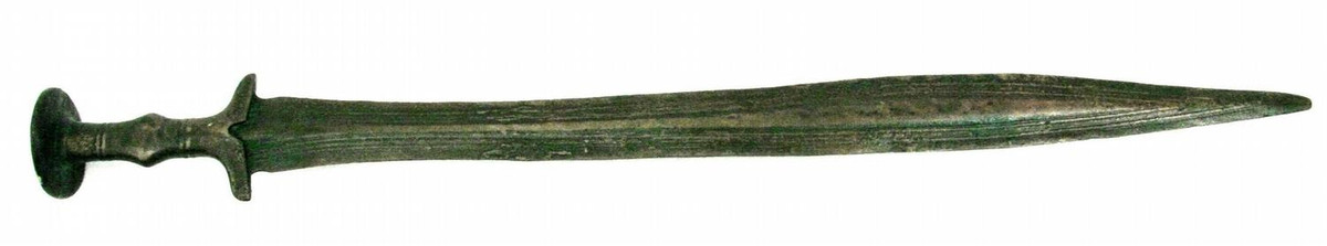 Chiến binh thời đồ đồng sử dụng vũ khí này để đâm, chém đối phương.