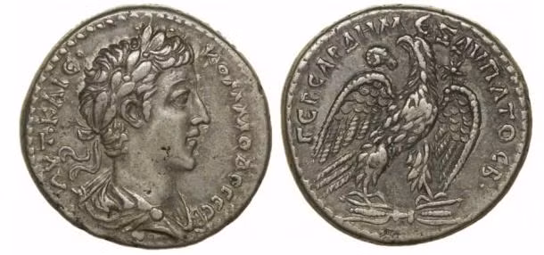 Ông hoàng La Mã này giết nhiều thượng nghị sĩ bất đồng quan điểm hoặc không phục tùng mệnh lệnh của nhà vua. Đôi lúc, ông còn nổi hứng giết hàng trăm động vật mà không có lý do.