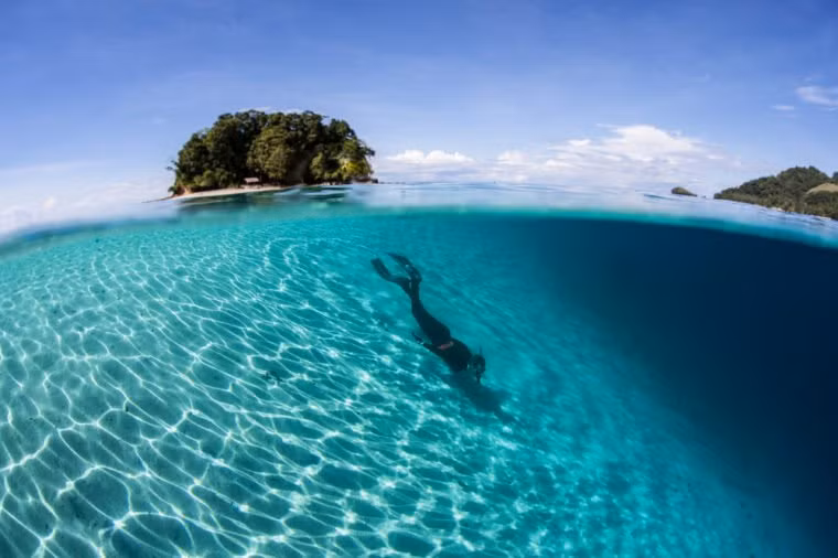 Quần đảo Solomon gồm 1.000 hòn đảo và đảo san hô lớn nhỏ nằm ở Nam Thái Bình Dương đang đối mặt với nguy cơ biến đất trong 1 thế kỷ tới.