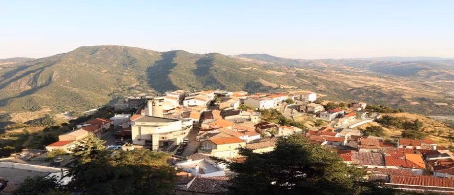 Tại đây, nhà nhân chủng học gặp được một phụ nữ lớn tuổi gọi là "La Cattre" được cho là nữ phù thủy đang tìm kiếm. Thế nhưng, nữ phù thủy này chưa thực hiện việc hóa giải lời nguyền thì nhóm của nhà nhân chủng học gặp nhiều tai nạn bí ẩn, lở đất...