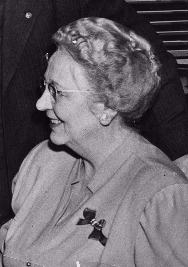 Cái chết của bà Mary Reeser, 67 tuổi, người phụ nữ tự bốc cháy thành tro, là một trong những vụ án bí ẩn nhất trong lịch sử nước Mỹ. Vụ án xảy ra vào ngày 1/7/1951. Bà Reeser sống trong ngôi nhà ở thành phố St. Petersburg, bang Florida.