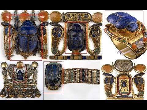 Con bọ hung cũng được chạm khắc, vẽ lên trên các đồ vật tùy táng và đặt trên xác ướp để chống lại ma quỷ.