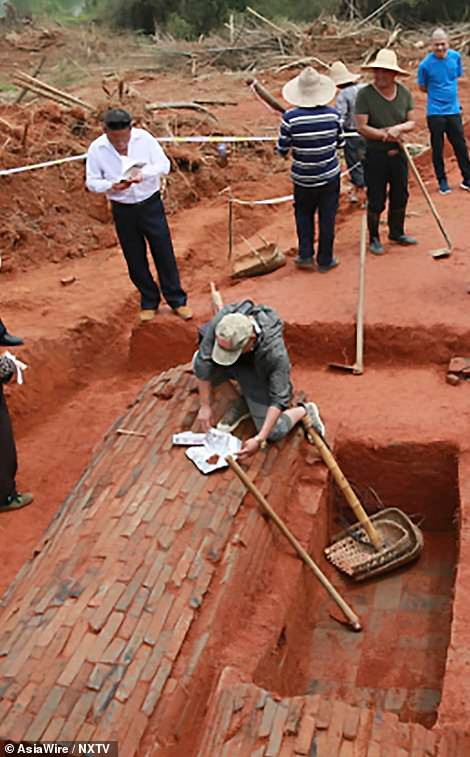 Theo các chuyên gia, "cây cầu" đặc biệt này giúp cặp vợ chồng trên có thể tiếp tục chuyện tình lãng mạn ở thế giới bên kia.