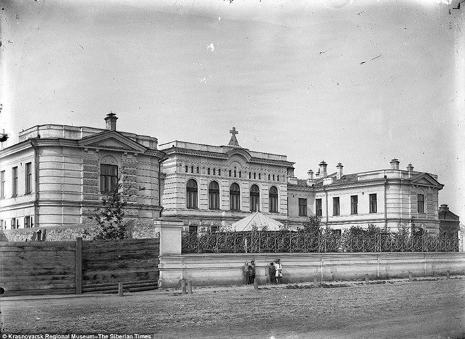 Co be “ma quai” trong nhung buc anh xua cua Nga-Hinh-5