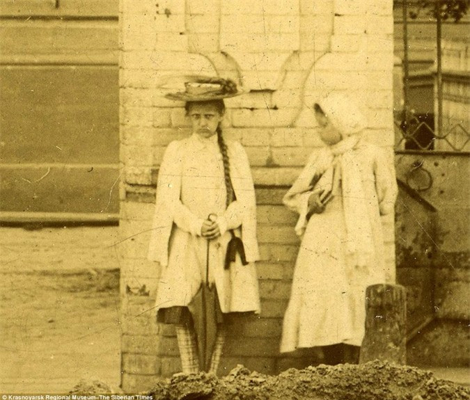 Co be “ma quai” trong nhung buc anh xua cua Nga-Hinh-3