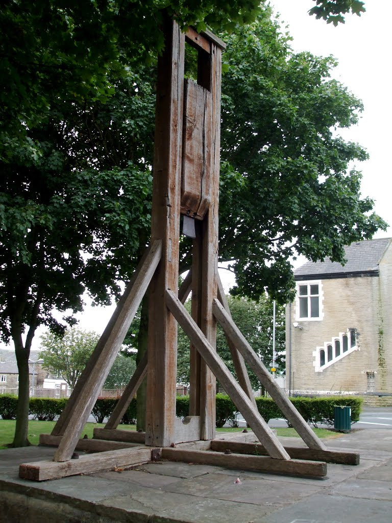 Ngày 19/11/1650, máy chém Halifax Gibbet được sử dụng lần cuối cùng. Kể từ đó, Anh không sử dụng hình cụ này để tử hình phạm nhân. Theo đó, tất cả máy chém Halifax Gibbet được tháo dỡ. Hiện Halifax lưu giữ một bản sao của máy chém khét tiếng một thời. Mời độc giả xem video: Tử hình kẻ giết nữ sinh sân khấu điện ảnh. Nguồn: VTC Now.