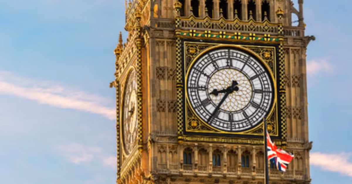 Lý do tháp đồng hồ Big Ben bị nghiêng có một số điểm tương đồng giống tháp nghiêng Pisa nổi tiếng của Italy.