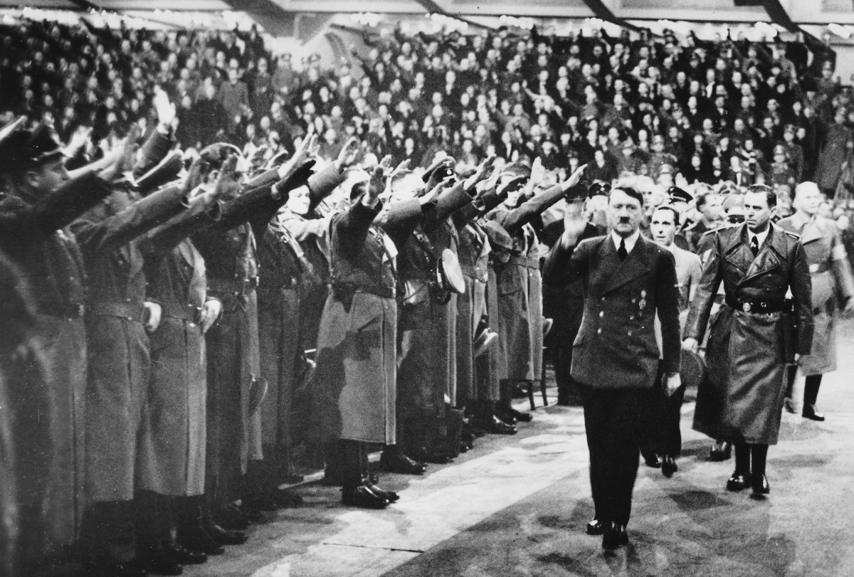 Thậm chí, đội quân của Hitler còn có thể hành quân, chiến đấu, đi bộ nhiều ngày mà không cảm thấy đói, mệt mỏi hay đau đớn.
