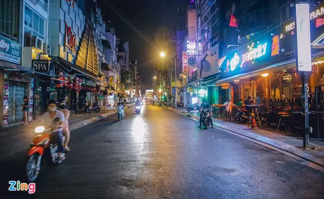 Quan bar tai TP.HCM duoc hoat dong tro lai