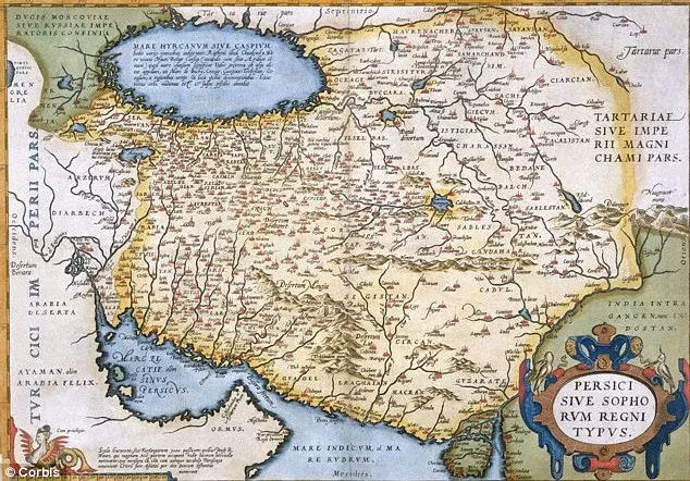 Thủ đoạn ra tay của nhóm siêu trộm Banu Sasan khá đặc biệt. Chúng đột nhập vào nhà của các nạn nhân bằng cách sử dụng xà beng, một cây nến, bánh mỳ ôi thiu, các hạt đậu khô, một đinh sắt, một cái khoan, một cây gậy có bịt vải ở một đầu, một túi cát và một con rùa.