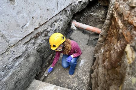 Những hố tử thần xuất hiện ở Rome được cho là do tác động từ hoạt động khai thác đá, đào hầm và xây hầm mộ khiến mặt đất trở nên kém ổn định, đặc biệt sau những trận mưa lớn.