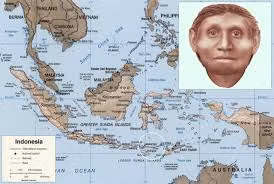 Chính vóc dáng thấp bé của Homo Floresiensis nên người ta còn gọi là người hobbit - theo tên gọi trong cuốn tiểu thuyết giả tưởng "The Hobbit" của tác giả người Anh JRR Tolkien.