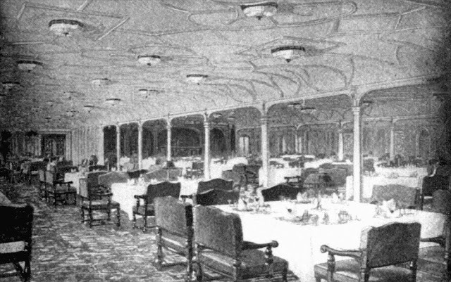 Phòng tiệc lớn được bày trí nội thất sang trọng có thể phục vụ hàng trăm khách cùng lúc.