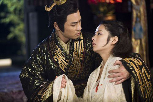 Kế hoạch này được Câu Tiễn vạch ra sau khi bị Ngô Vương Phù Sai đánh bại năm 494 trước Công nguyên. Thất bại đau đớn, Câu Tiễn xin xầu hòa và được Phù Sai đồng ý với điều kiện Việt Vương phải sang nước Ngô làm con tin.