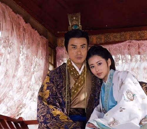 Trong lịch sử phong kiến Trung Quốc, Tây Thi được xem là một mỹ nhân tuyệt sắc, vạn người mê đắm. Thậm chí, Tây Thi còn được được cho là người đứng đầu trong tứ đại mỹ nhân lừng danh sử sách.