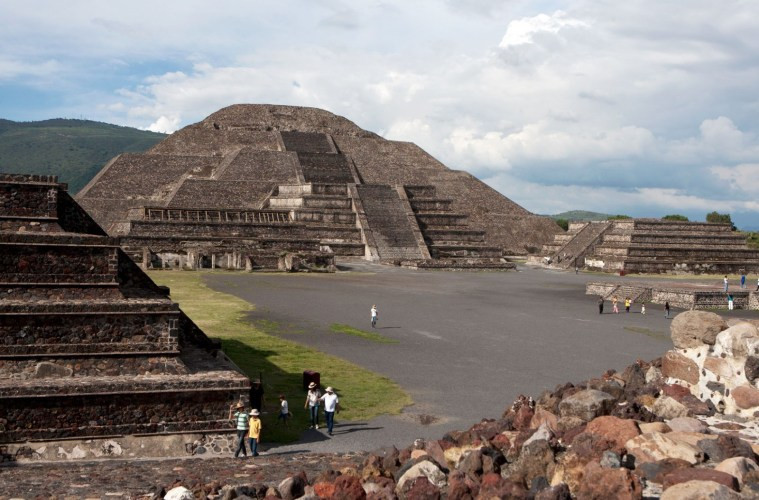 Đến năm 2018, các nhà khoa học phát hiện thêm một khoang ngầm bí mật bên dưới kim tự tháp Mặt Trăng. Địa điểm này được phát hiện nhờ đường hầm bí mật tìm thấy trước đó dẫn tới.