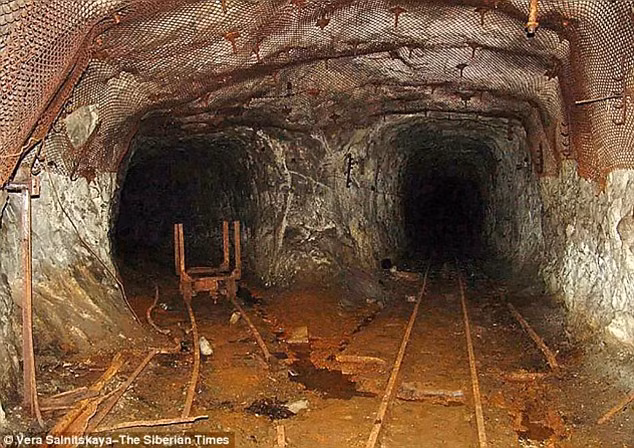 Theo giải thích của các chuyên gia, mỏ uranium từ thời Liên Xô nằm ở gần ngôi làng chính là thủ phạm khiến người dân ngủ thiếp đi dù đang làm việc.