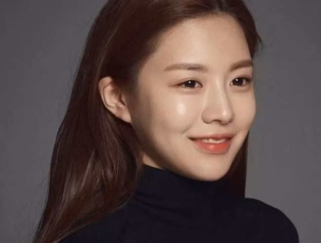 Sở hữu nhan sắc “tựa nữ thần”, mỹ nhân này khiến nhiều người bất ngờ khi tiết lộ mình từng là nạn nhân của bạo lực học đường chỉ vì ngoại hình kém xinh trong quá khứ