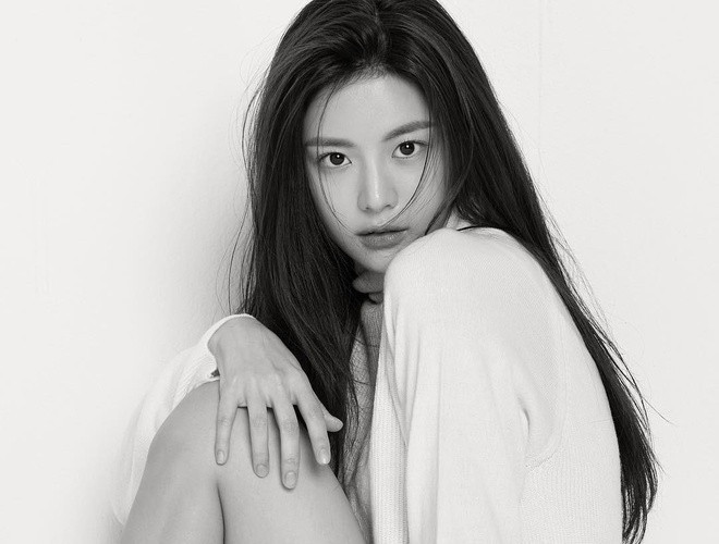 Với gương mặt đẹp “không góc chết”, Go Youn Jung được bình chọn là một trong 3 hình mẫu phẫu thuật thẩm mỹ lí tưởng nhất tại Hàn Quốc