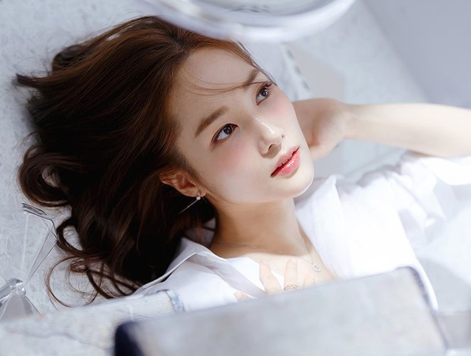 Hiện tại, Park Min Young vẫn duy trì được sắc vóc trẻ trung của mình. Cô được mệnh danh là “người đẹp dao kéo” thành công nhất xứ sở kim chi