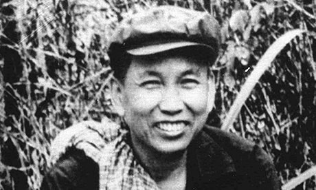 Lãnh đạo Khmer Đỏ Pol Pot ở Campuchia cũng gây chú ý với thói quen ăn uống kỳ lạ. Trong thời gian nắm quyền, Pol Pot rất thích ăn những món ăn dân giã được chế biến từ động vật hoang dã như thịt hươu nai rừng, lợn lòi và thậm chí là rắn.