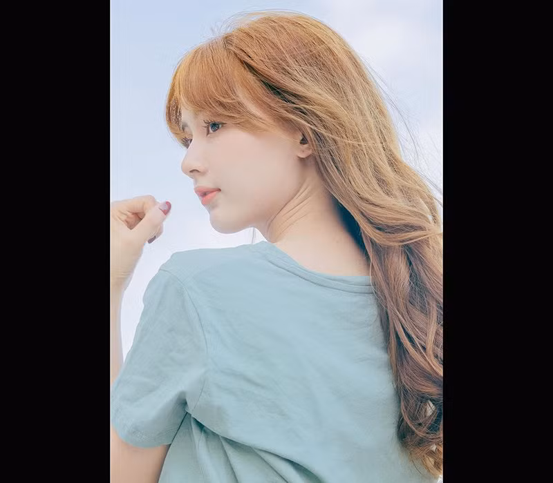 Góc nghiêng thần thánh giúp Lan Hương toả sáng cùng làn da trắng hồng mịn màng như em bé, đây cũng được xem là điểm thu hút nhất ở nhan sắc ngọt ngào của cô.