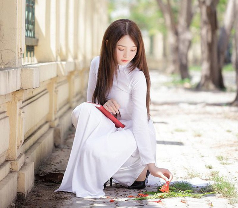 Cũng chính nhờ những lợi thế về hình thể mà Lan Hương cũng là cái tên khá hot và nhận được nhiều lời mời chụp ảnh thời trang. Cô thường góp mặt trong nhiều bộ ảnh xinh đẹp tựa thiên thần.